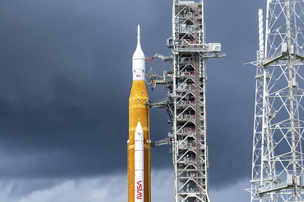 Die Rakete "Artemis 1" in Florida: Die Nasa muss ihren Start für die Mondmission erneut verschieben.