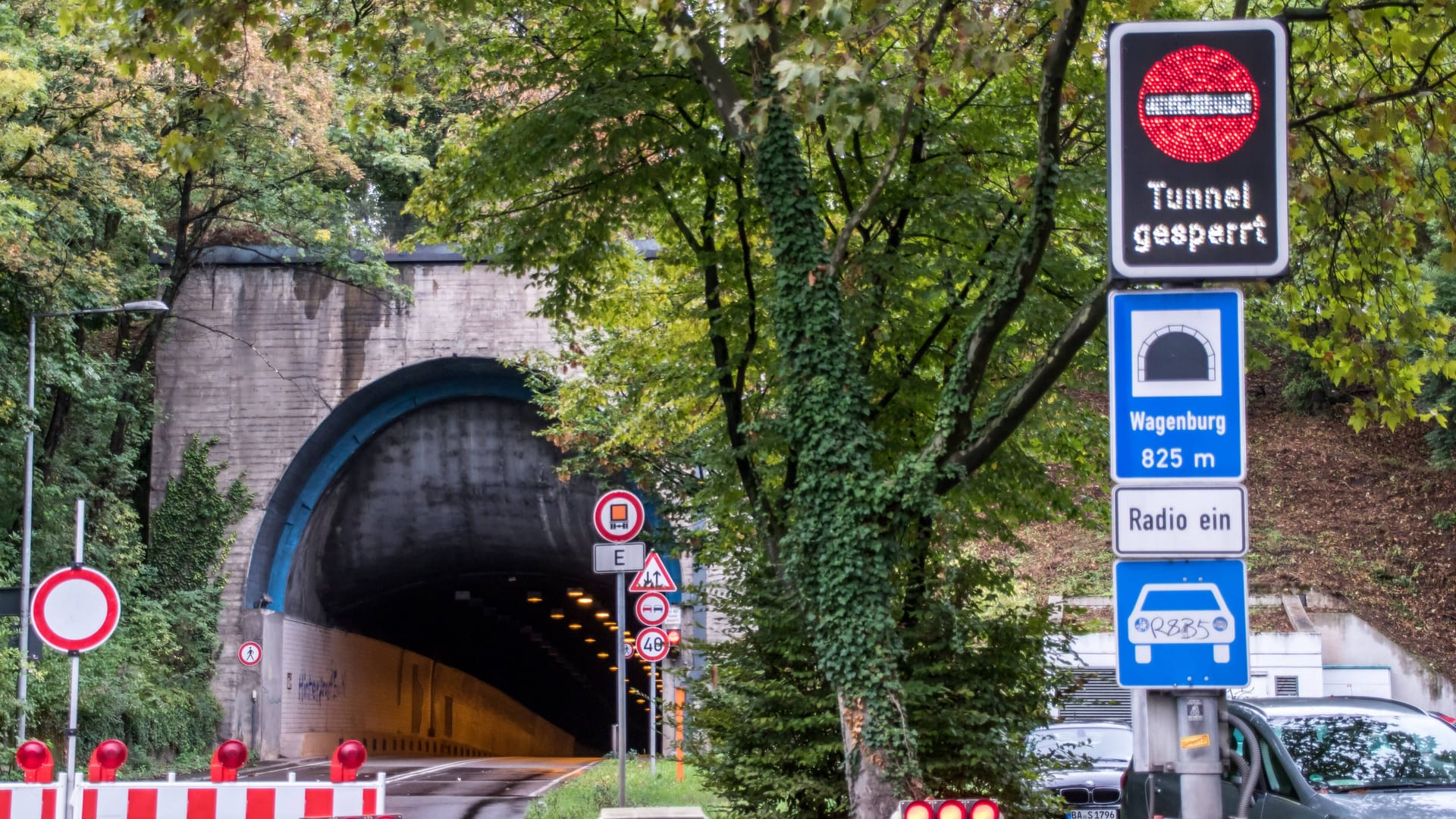 Kein Durchgang: Der Wagenburgtunnel muss aufgrund von Schäden vorerst gesperrt bleiben. Kein Durchgang: Der Wagenburgtunnel muss aufgrund von Schäden vorerst gesperrt bleiben.
