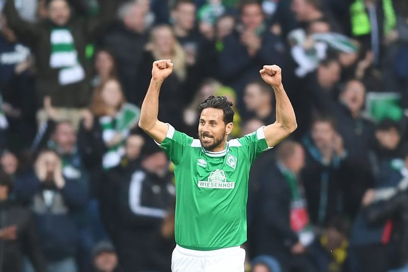 Am Samstag steigt Pizarros Abschiedsspiel im Bremer Weserstadion (Archivbild).