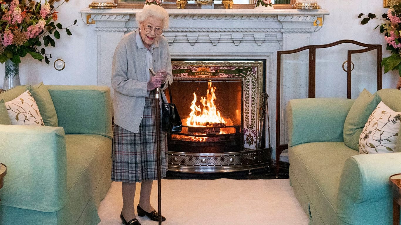 Zwei Tage vor ihrem Tod: Königin Elizabeth II. zeigt sich auf ihrem Landsitz.