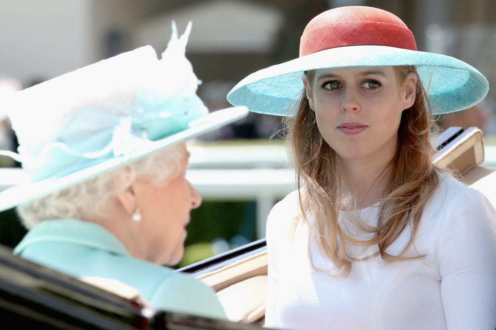 Queen Elizabeth und Prinzessin Beatrice: Sie ist eines von acht Enkelkindern der Monarchin.