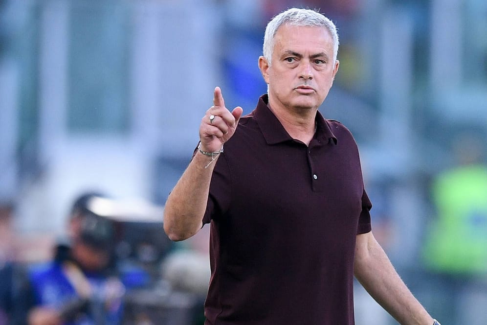 José Mourinho: Der Trainer der AS Rom spielt in einem Musikvideo mit.