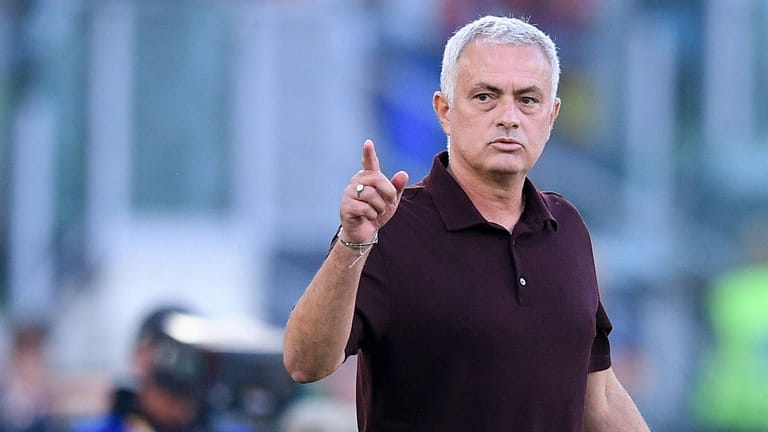 José Mourinho: Der Trainer der AS Rom spielt in einem Musikvideo mit.