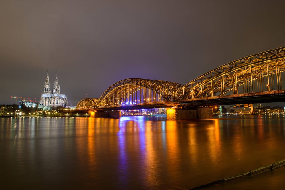 Köln bei Nacht: Bei einem möglichen Blackout wird noch viel dunkler.