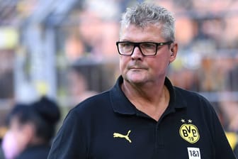 Norbert Dickel: Der ehemalige Profi ist seit 30 Jahren Stadionsprecher beim BVB.