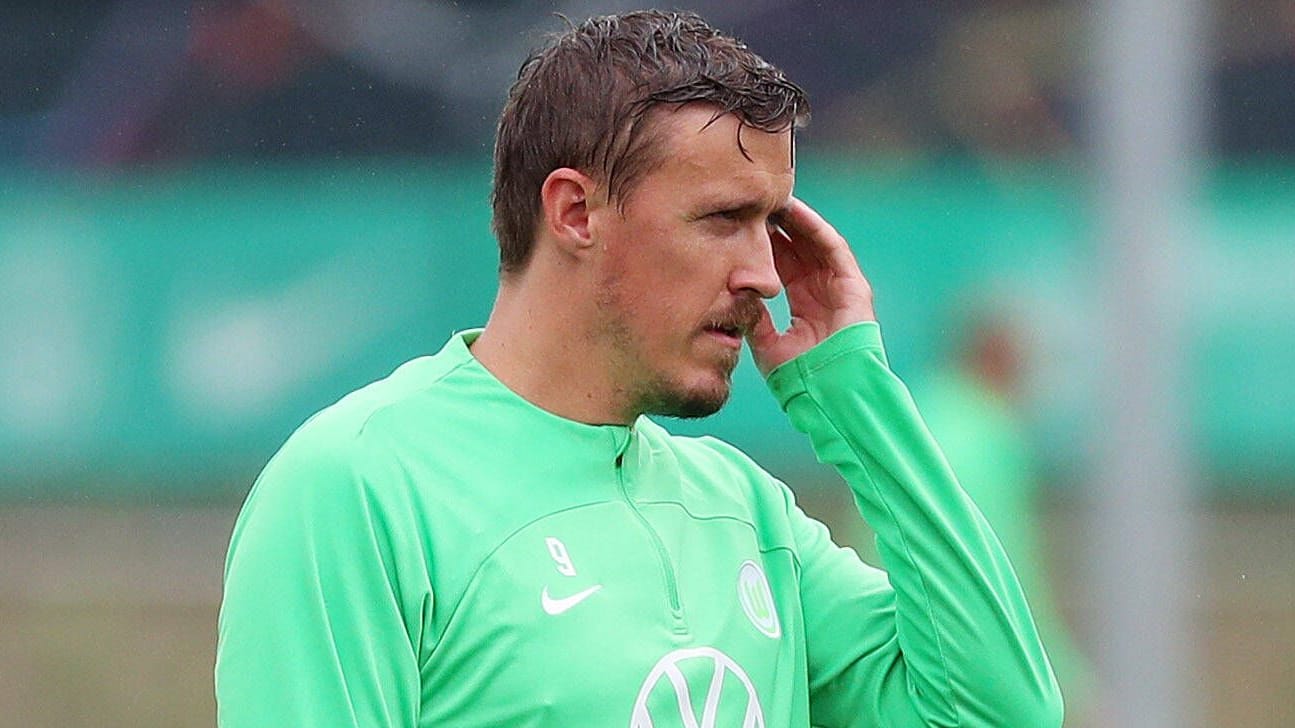 Max Kruse im Training beim VfL Wolfsburg: Der Angreifer hat sich eine Blessur zugezogen. Max Kruse im Training beim VfL Wolfsburg: Der Angreifer hat sich eine Blessur zugezogen.