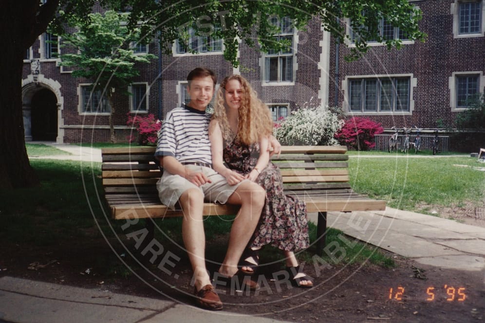 Altes Foto von Elon Musk und seiner damaligen Freundin Jennifer Gwynne.
