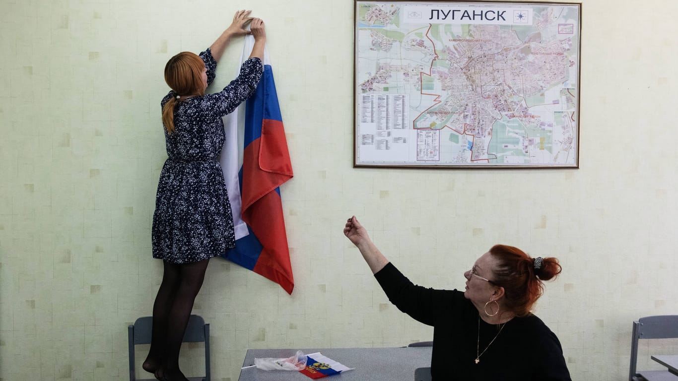 Luhansk, Ostukraine: Die Vorbereitungen für die Referenden zum Anschluss an Russland laufen.