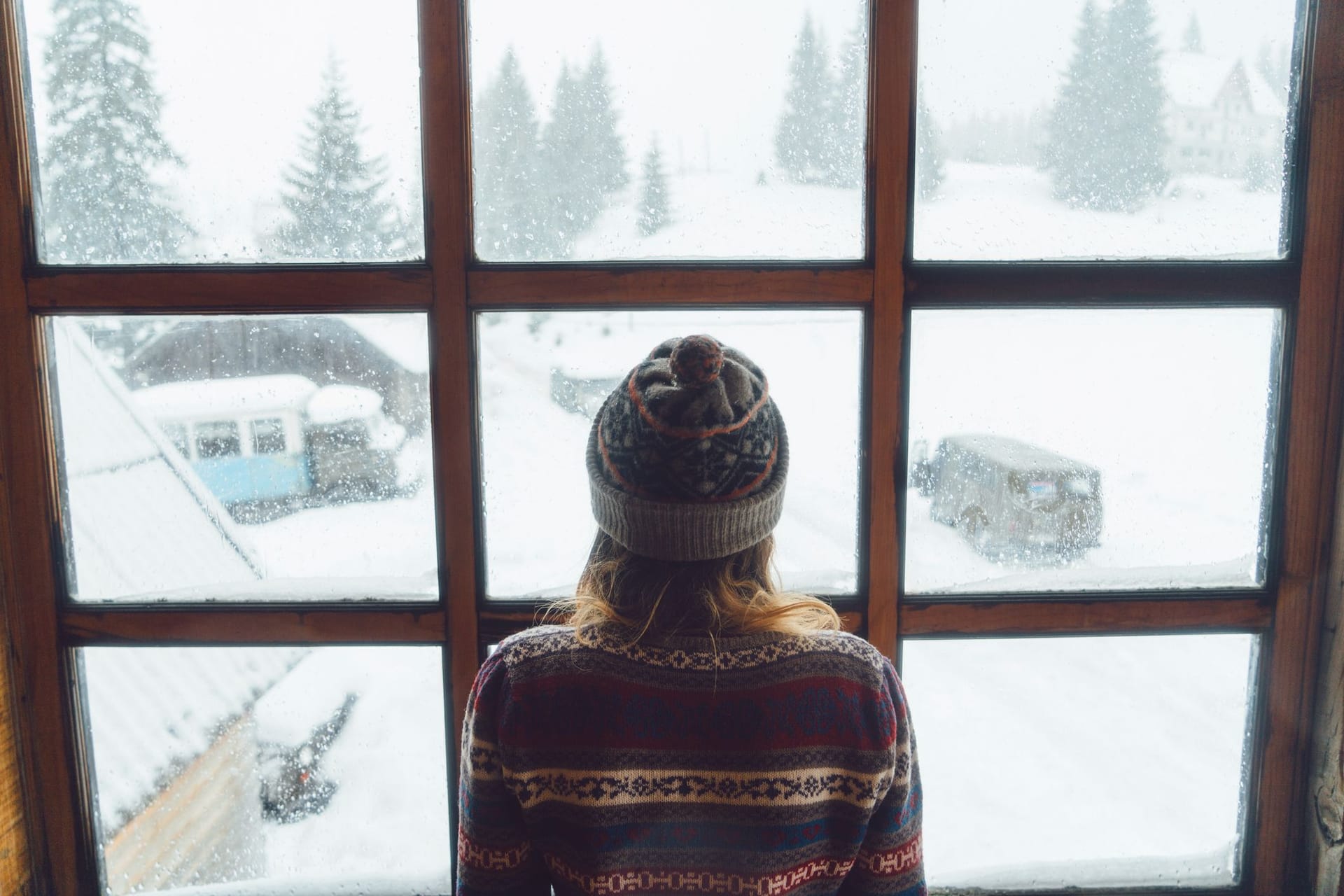 Winter: Gut isolierte Fenster halten die Kälte von Außen ab.