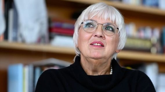 Kulturstaatsministerin Claudia Roth: Das Humboldt Forum ist für sie auch nach der Eröffnung kein abgeschlossenes Projekt. Kulturstaatsministerin Claudia Roth: Das Humboldt Forum ist für sie auch nach der Eröffnung kein abgeschlossenes Projekt.