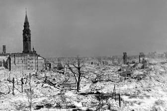 1944 in Polen: Blick auf das zerstörte Warschau.