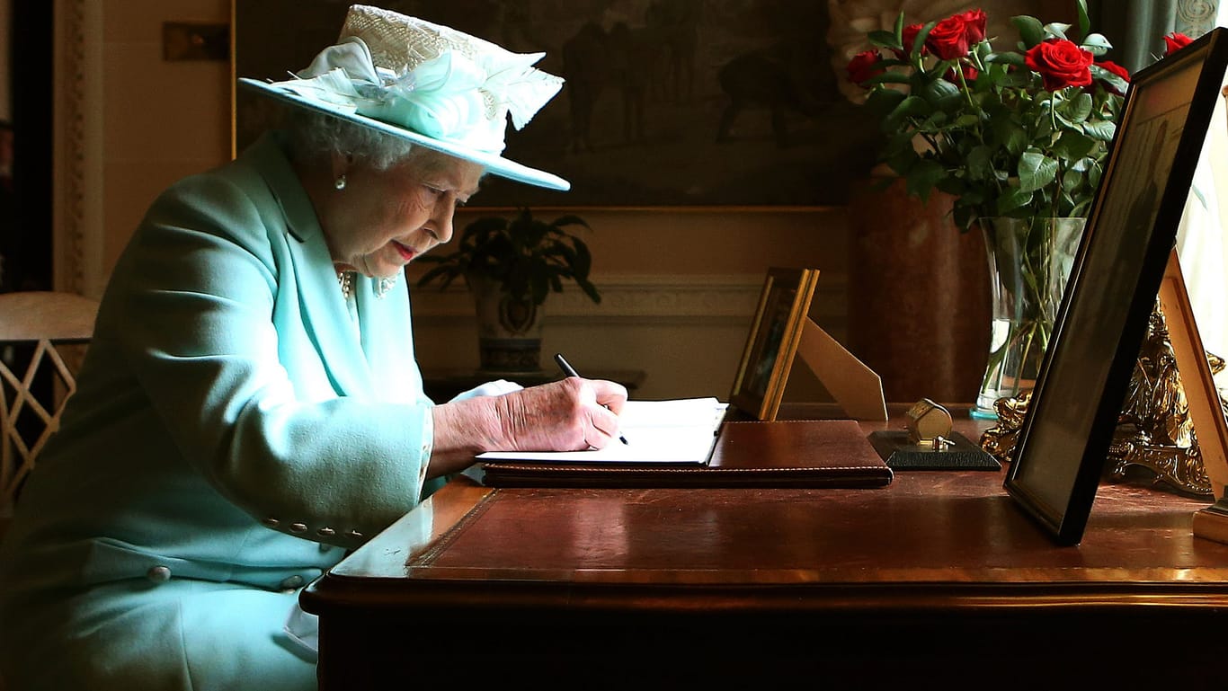 Queen Elizabeth II.: Mit 96 Jahren ist sie gestorben, anderthalb Jahre nach ihrem langjährigen Ehemann Prinz Philip.