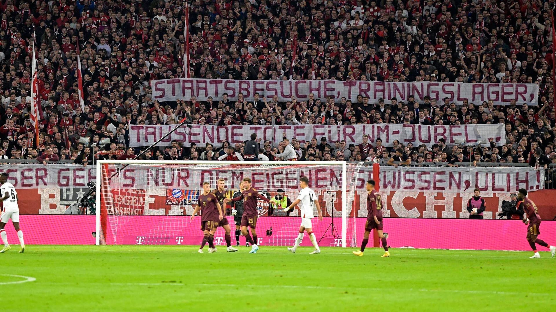 Botschaft an Uli Hoeneß: Die Bayern Fans reagieren auf die Aussagen des Ehrenpräsidenten im "Doppelpass".