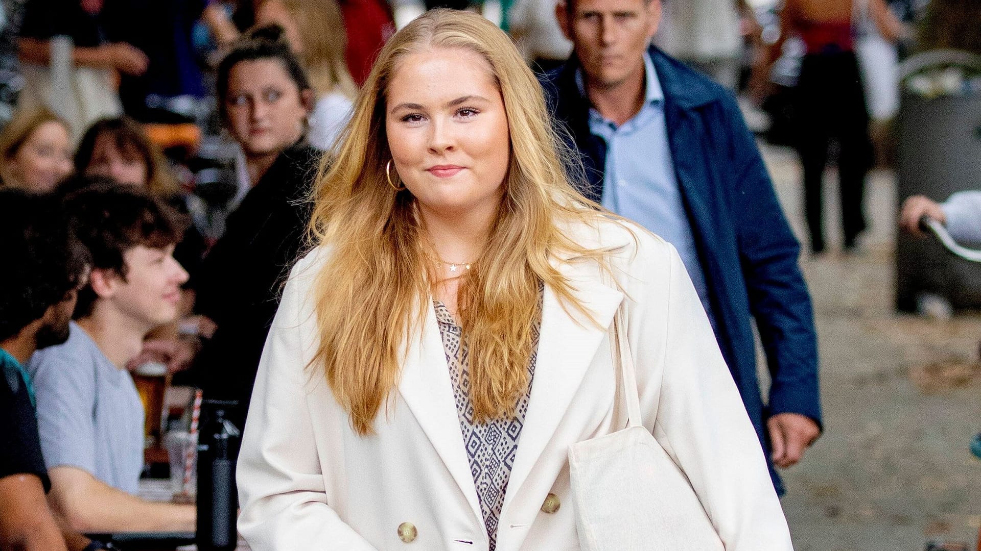 5. September 2022: Die Prinzessin auf dem Weg zur Universität.