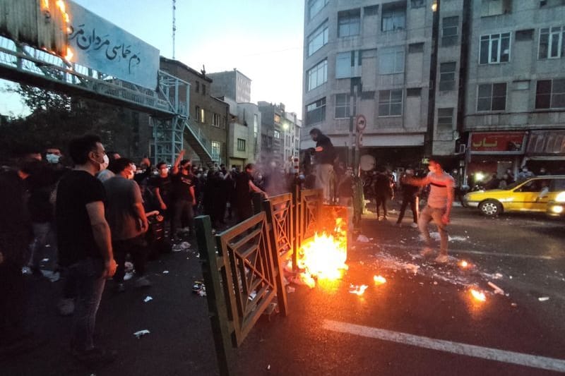 Proteste in Iran nach dem Tod von Mahsa Amini: Was genau mit ihr geschah, ist unklar.