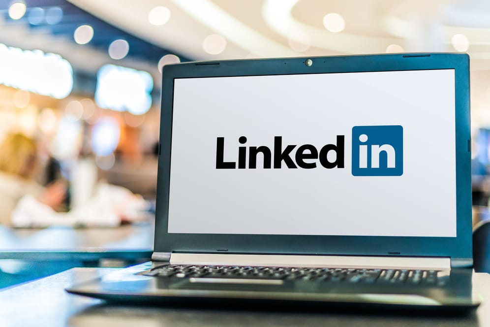 ﻿LinkedIn: Das Netzwerk verbindet Jobsuchende und Recruiter.