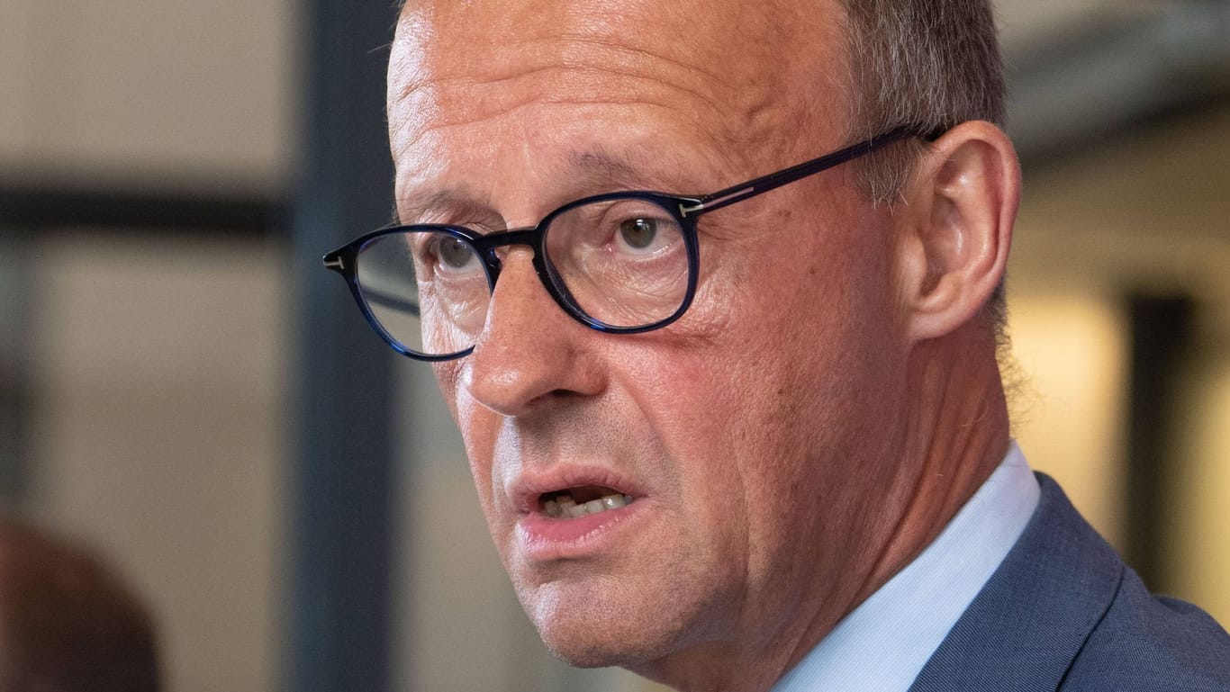 Friedrich Merz (r.) und Alexander Dobrindt: Die Unionsparteien fordern weitere Panzerlieferungen von der Ampelregierung.