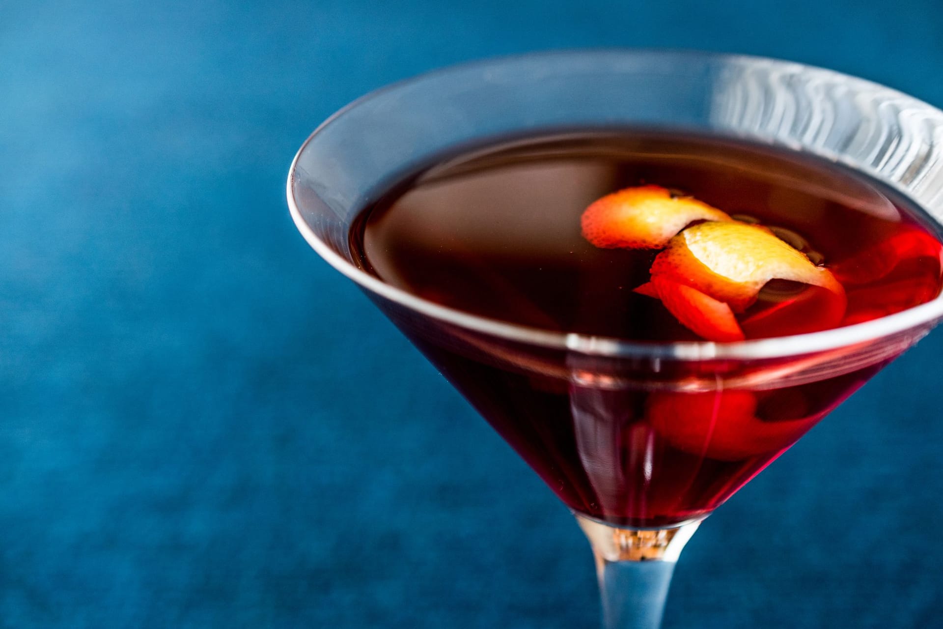 Gin Dubonnet: Der Drink wird auch Zaza genannt, wenn er mit Eis serviert wird.