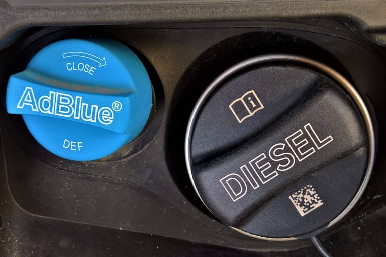 Ohne AdBlue fährt kaum ein Dieselauto: Ein Engpass ist aber vorerst nicht in Sicht.