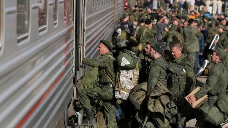 Russische Rekruten: Wie der Krieg selbst läuft auch die Einberufung der Mobilisierten alles anders als gut für Putin.