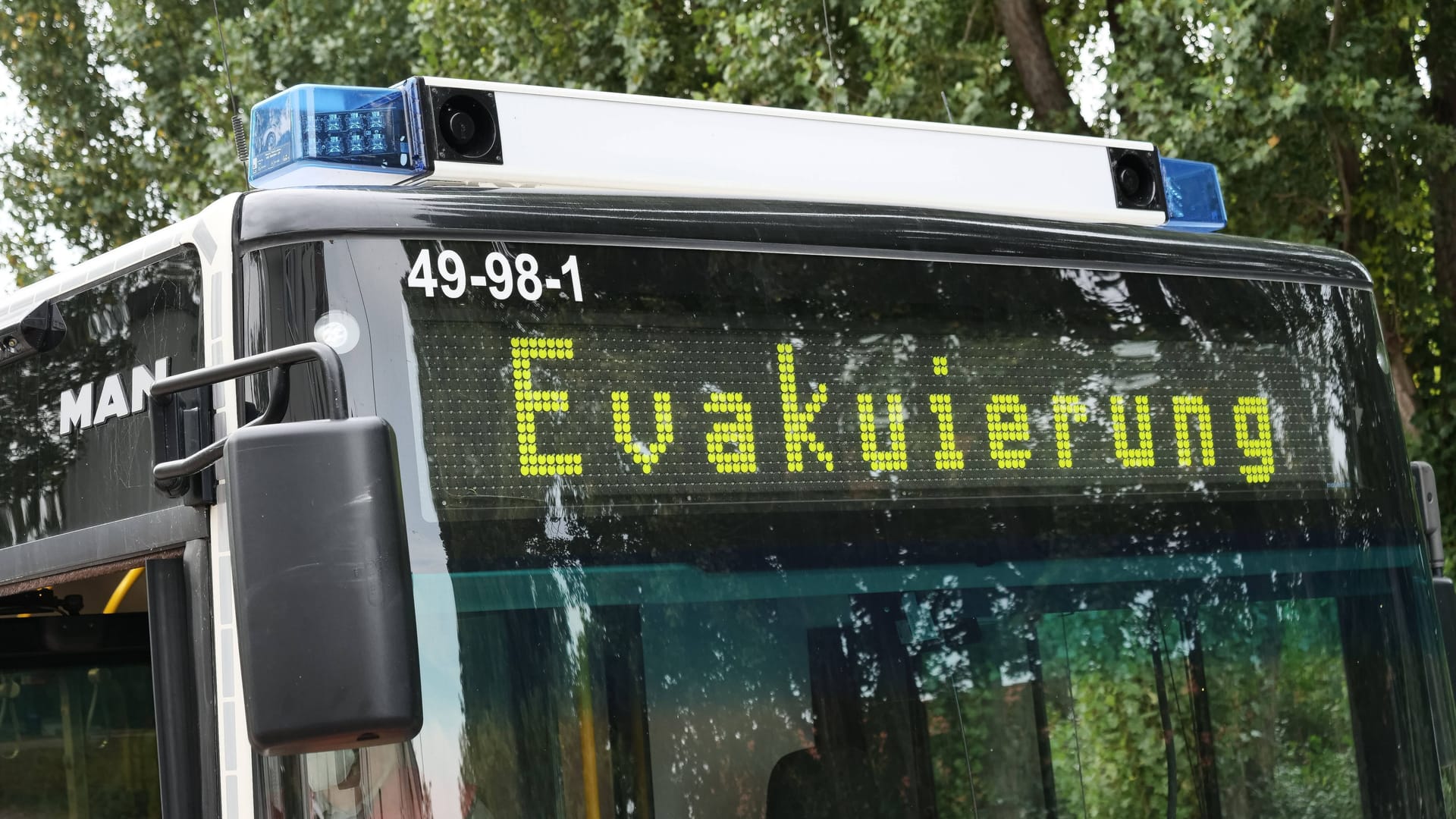 Evakuierungsmaßnahmen wegen Fliegerbombenfund (Archivbild): Bei der Entschärfung eines Blindgängers in Hannover kam es zu Verzögerungen. Evakuierungsmaßnahmen wegen Fliegerbombenfund (Archivbild): Bei der Entschärfung eines Blindgängers in Hannover kam es zu Verzögerungen.