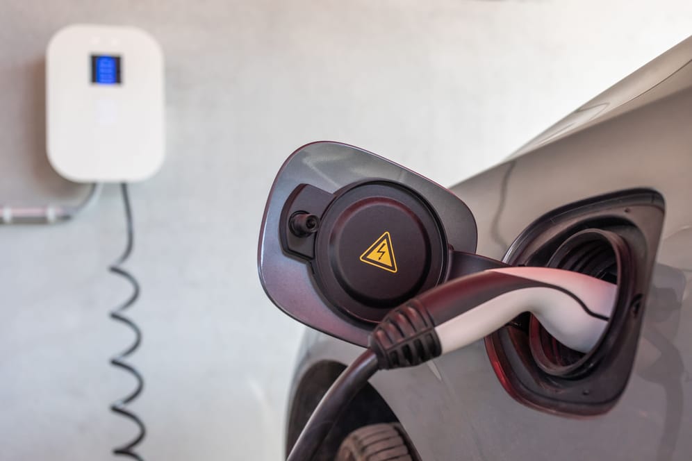 Zustand überprüfen: Die Batterie ist das Herzstück eines jeden E-Autos.