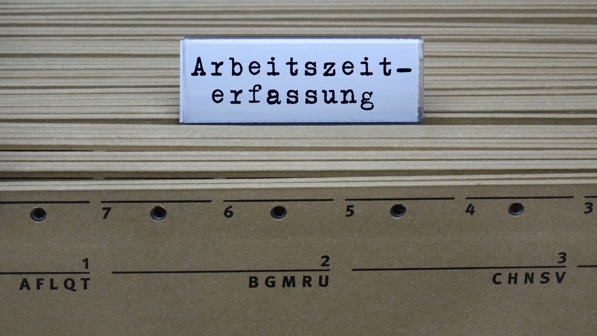 Eine verpflichtende Arbeitszeiterfassung für alle Arbeitnehmer wird kommen.