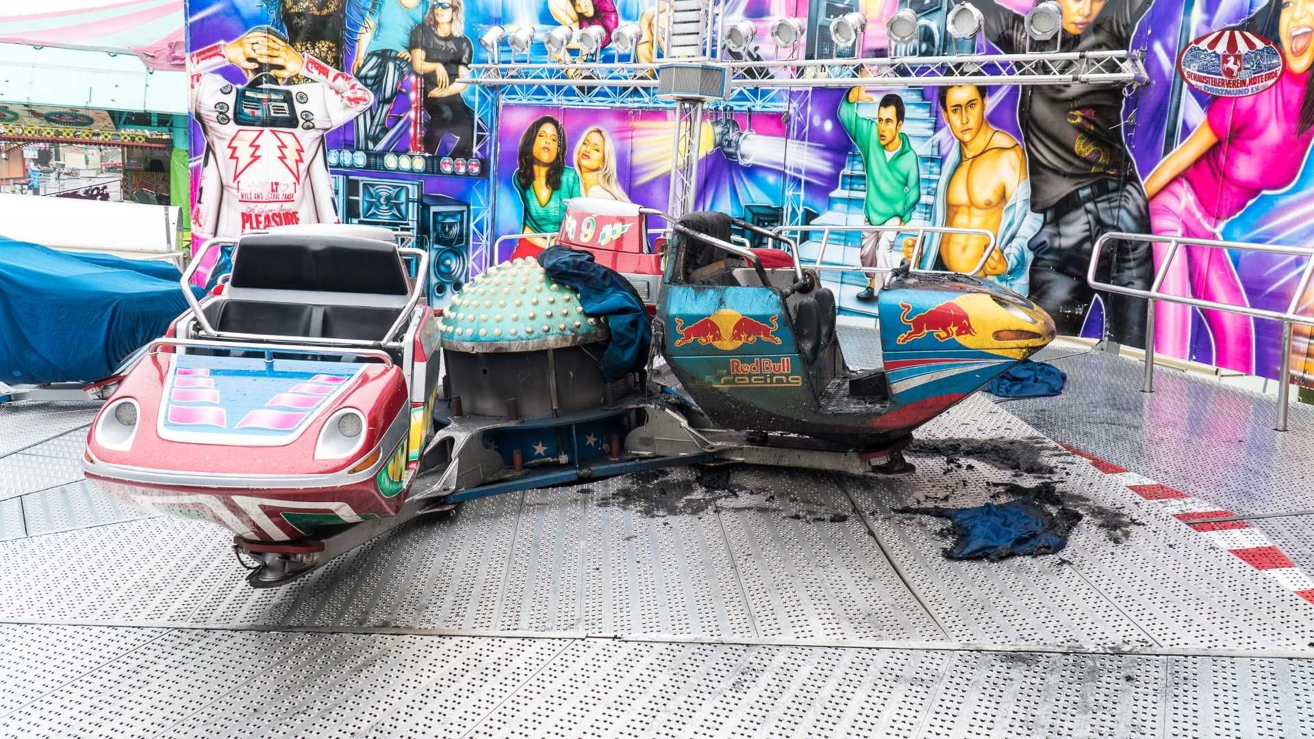 Der Breakdancer auf der Lünsche Mess: In der Nacht auf Sonntag wurde das Fahrgeschäft angezündet.