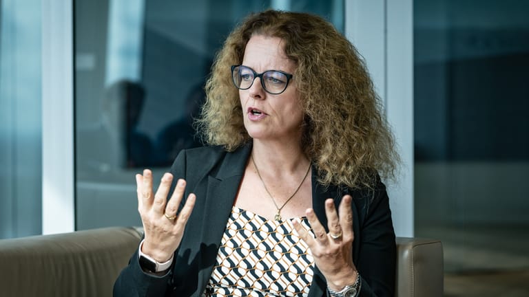 EZB-Direktorin Isabel Schnabel: Die Entscheidungen der Währungshüter spüren die Menschen schnell im eigenen Geldbeutel.