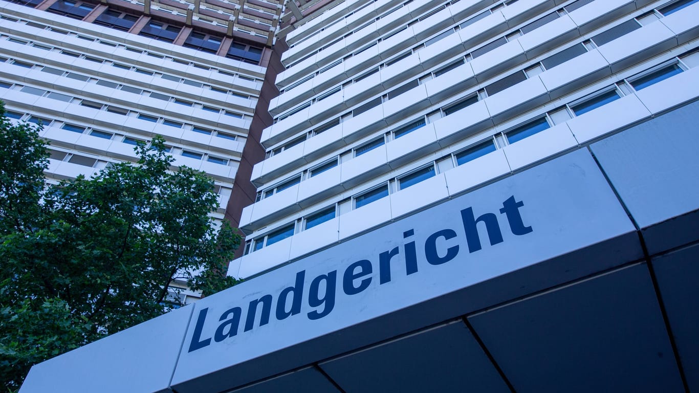 Landgericht Köln (Symbolfoto): Am Montag startet der Prozess gegen einen 42-Jährigen.