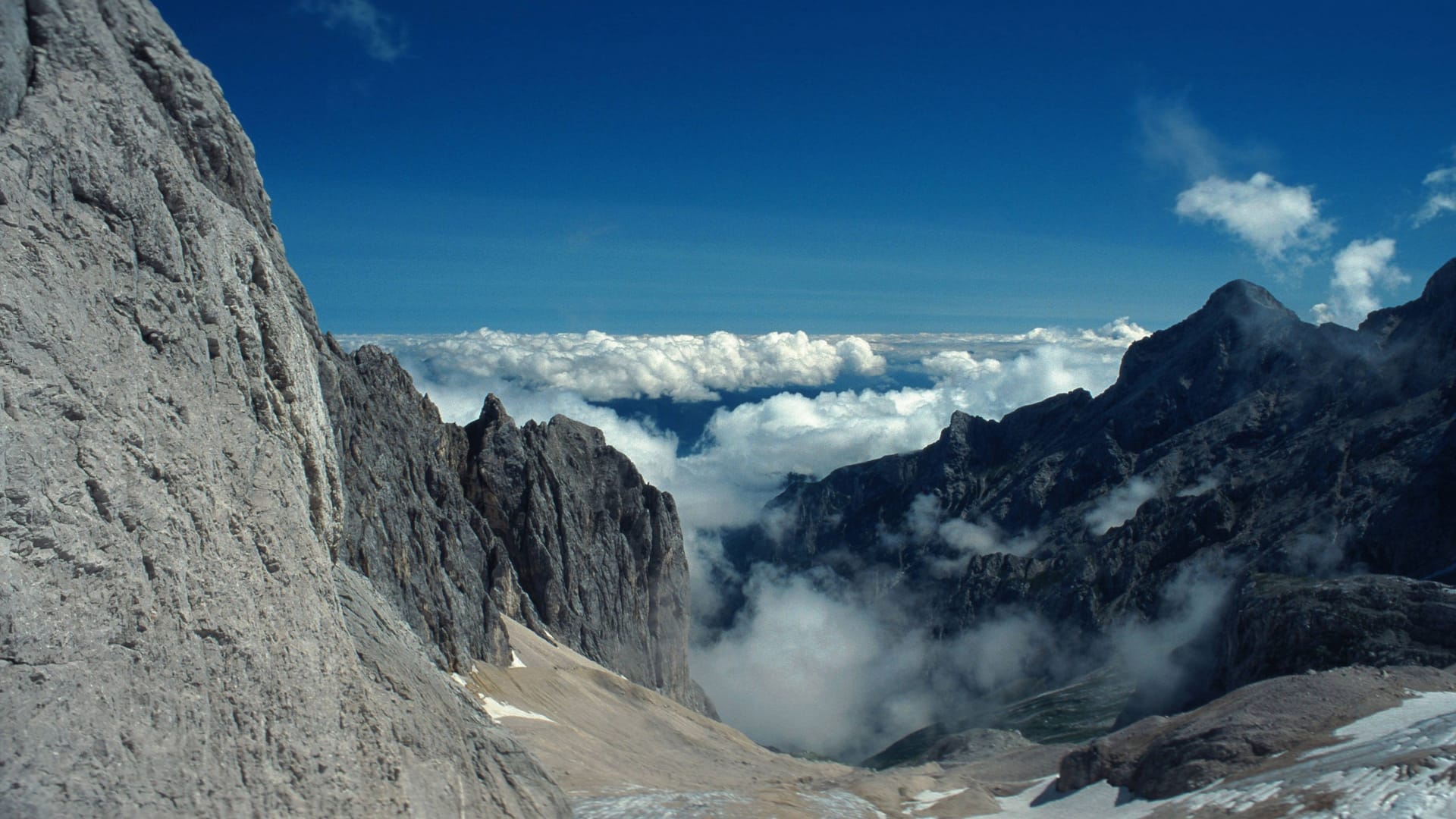 Der Countdown läuft: Experten sagen voraus, dass die beiden deutschen Gletscher schon in einem Jahrzehnt der Vergangenheit angehören werden.