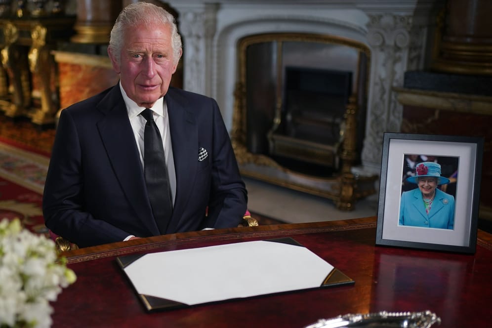 King Charles III.: In einer Fernsehansprache hat sich das neue britische Staatsoberhaupt erstmals an das Volk gewendet.