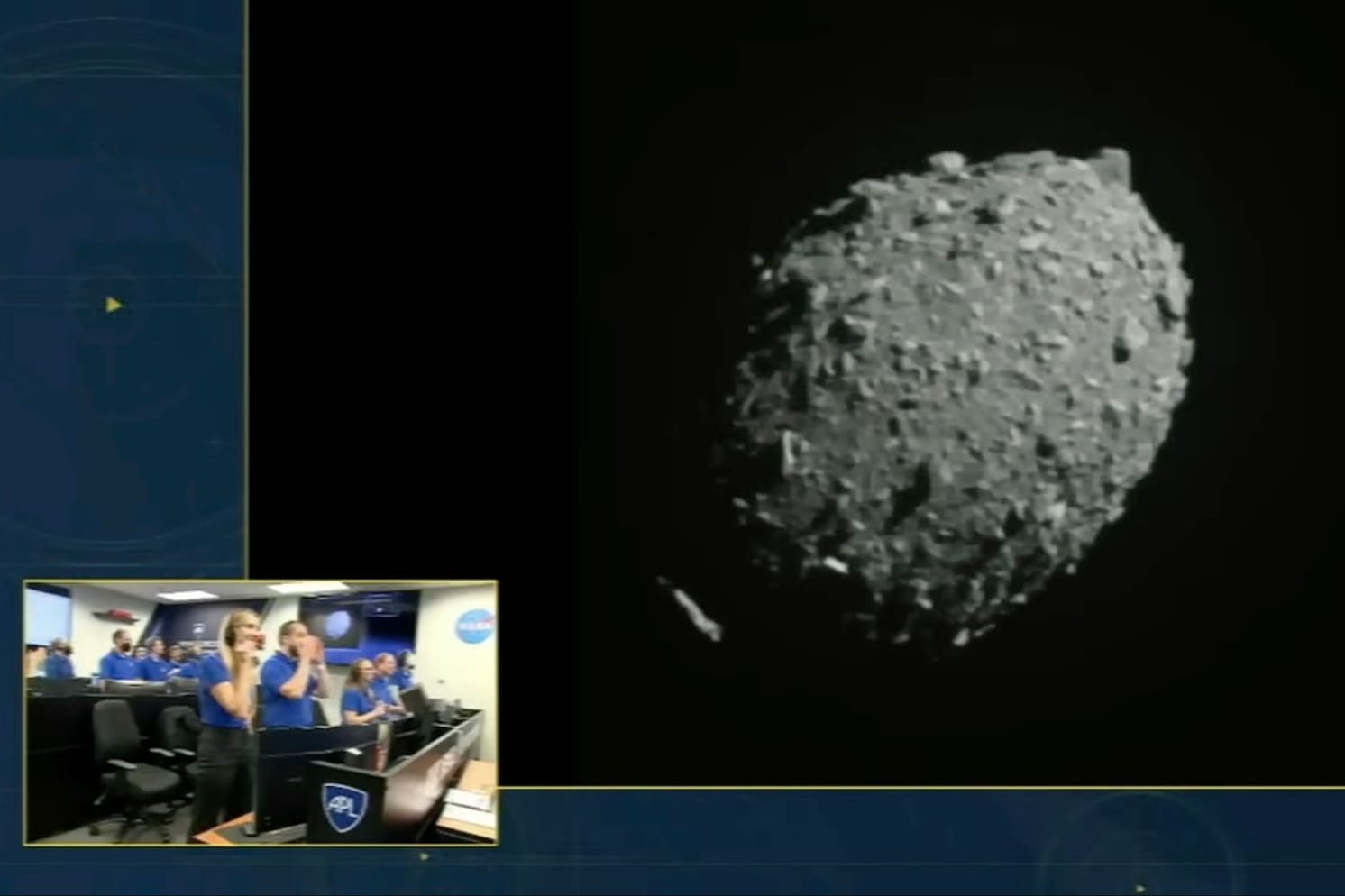 Freude bei der Nasa: Die Sonde krachte in der Nacht auf Dienstag wie vorgesehen in einen Asteroiden.