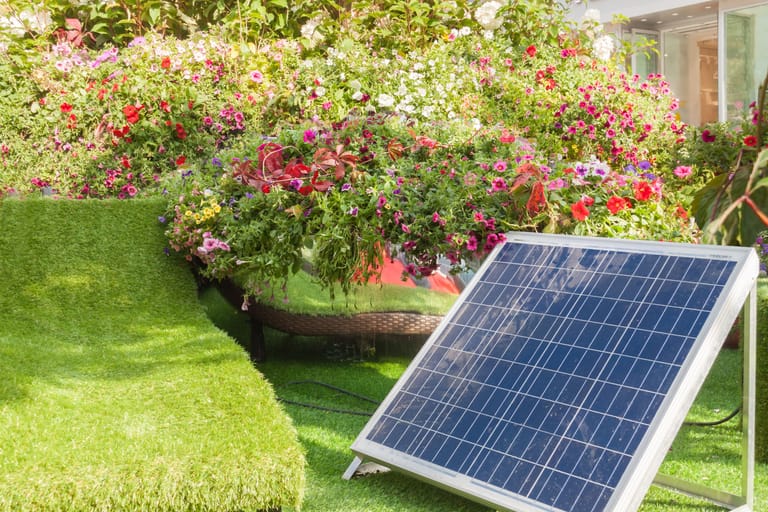 Aktuell besonders begehrt: Kleinere Solaranlagen für den Garten oder zum Camping.