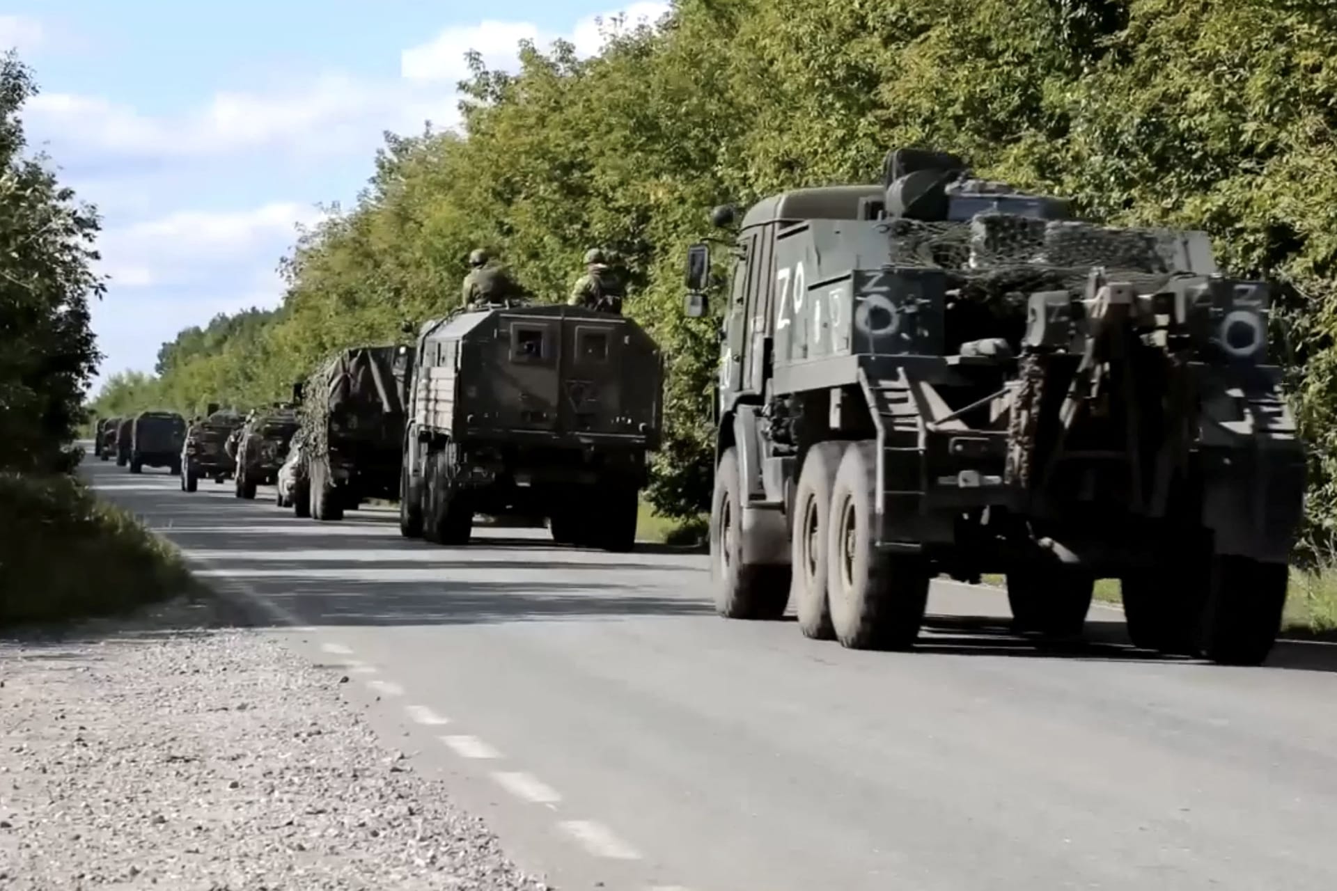 Russische Truppen in der Region Charkiw: Moskau hat die Verlegung von Truppen im Osten der Ukraine bekanntgegeben.