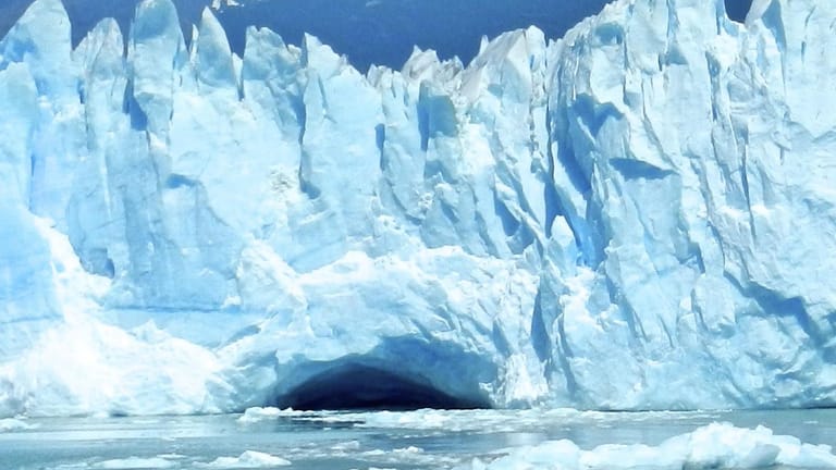 Riesen aus Eis: Steigende Temperaturen drohen die Naturgiganten in Wasser aufzulösen.