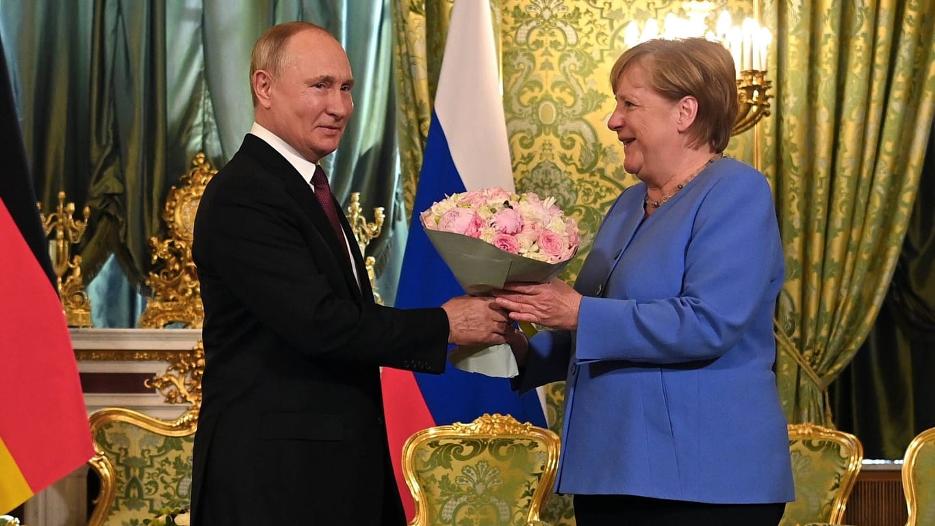 Wladimir Putin und Angela Merkel: Deutschland hat sich in eine zu starke Abhängigkeit von Russlands begeben.