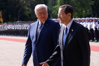 Frank-Walter Steinmeier empfängt Isaac Herzog: Der israelische Staatspräsident wird drei Tage in Deutschland verbringen.