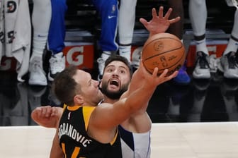 Maxi Kleber (r.): Der Forward der Mavs hat seinen Vertrag verlängert.