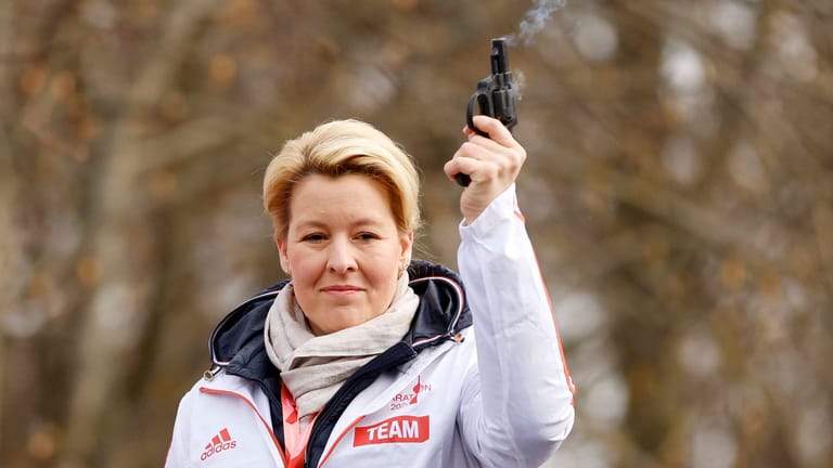 Franziska Giffey beim Berliner Halbmarathon 2022 (Archivfoto): Auch bei dieser Veranstaltung hatte sie das Rennen schon mit einem Schuss eröffnet.