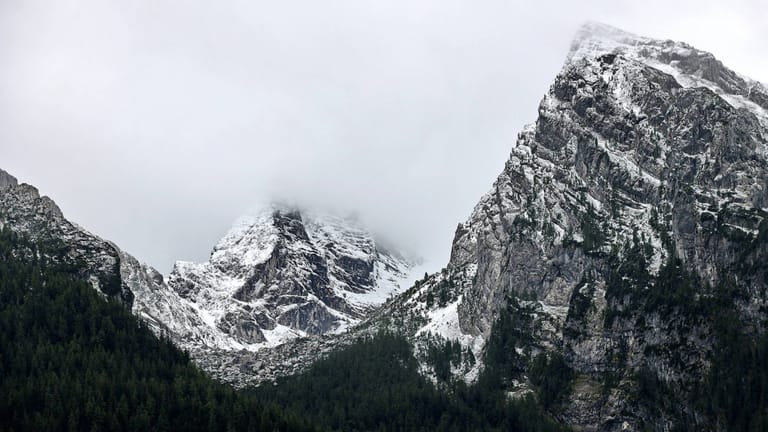 Der Hochkalter in den Berchtesgadener Alpen: Ein massiver Wintereinbruch überraschte den noch relativ unerfahrenen Bergwanderer.
