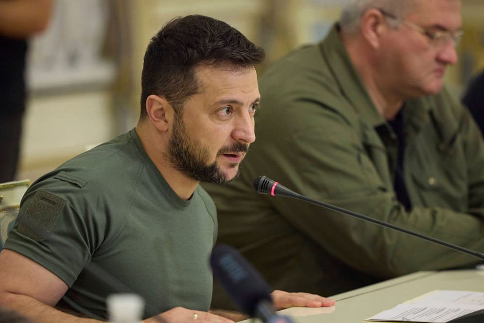 Wolodymyr Selenskyj hat sich erneut mit der Militärführung beraten.