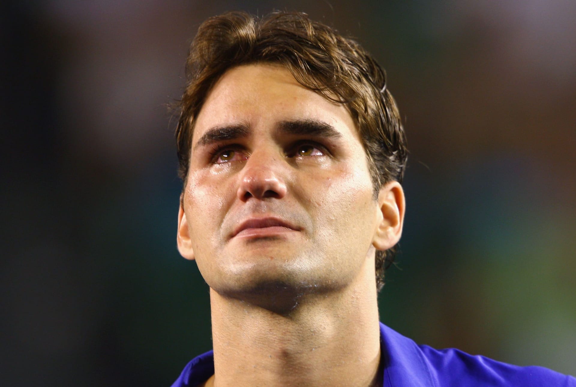 Australian Open 2009: Rafael Nadal, wer sonst? In fünf Sätzen, was sonst? Erneut unterliegt Federer seinem Rivalen in einem spannenden Match und ist bitterlich enttäuscht. Während der Siegerehrung bricht er in Tränen aus, muss seine Rede unterbrechen – und wird von Nadal getröstet.