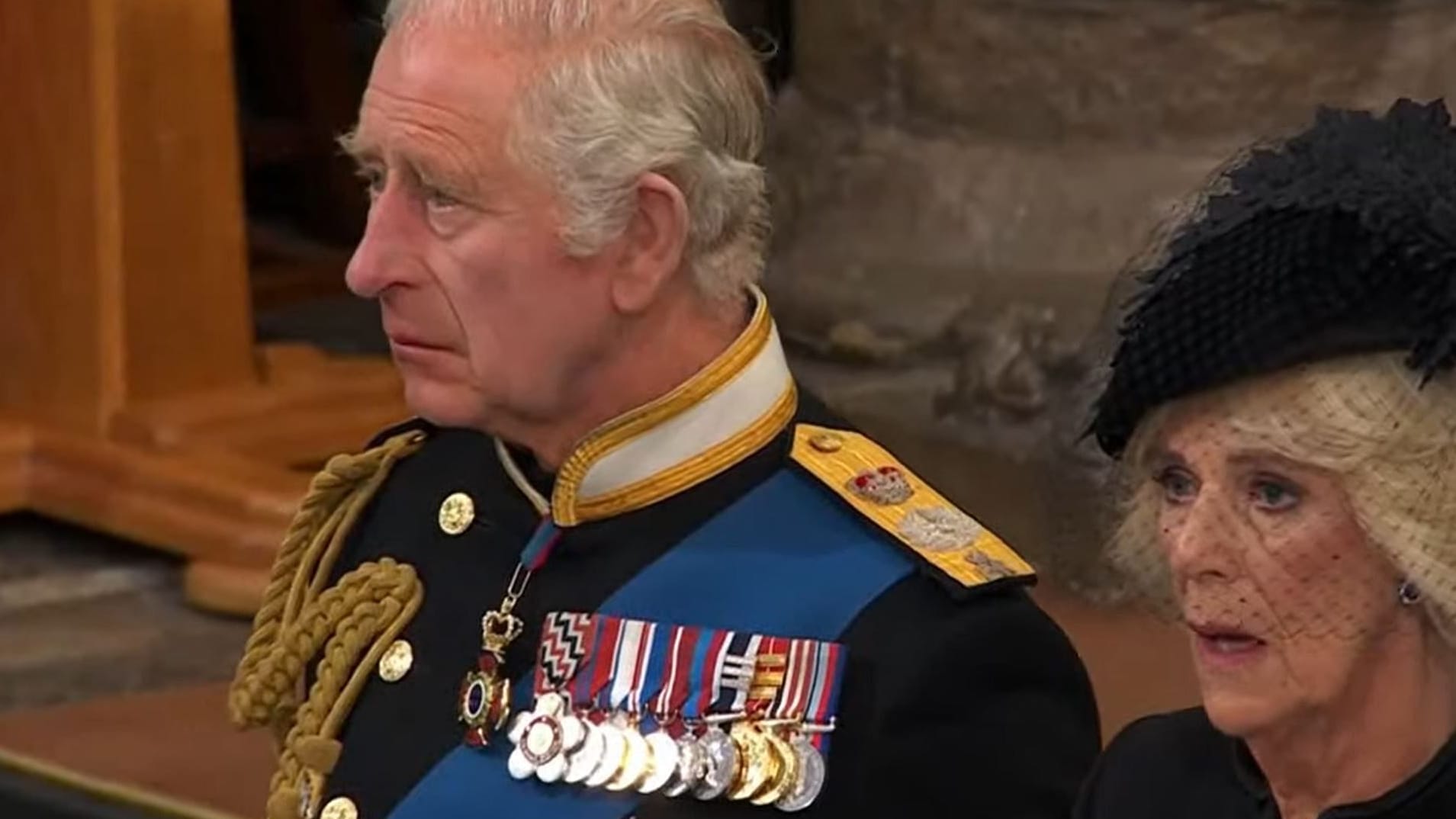 Charles III. beim Trauergottesdienst für seine Mutter: An einer Stelle verlor der neue britische König seine Fassung.