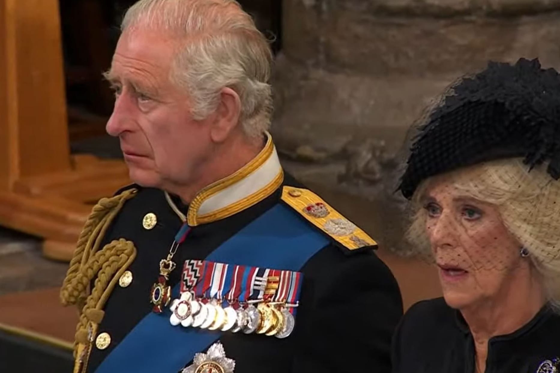 Charles III. beim Trauergottesdienst für seine Mutter: An einer Stelle verlor der neue britische König seine Fassung.