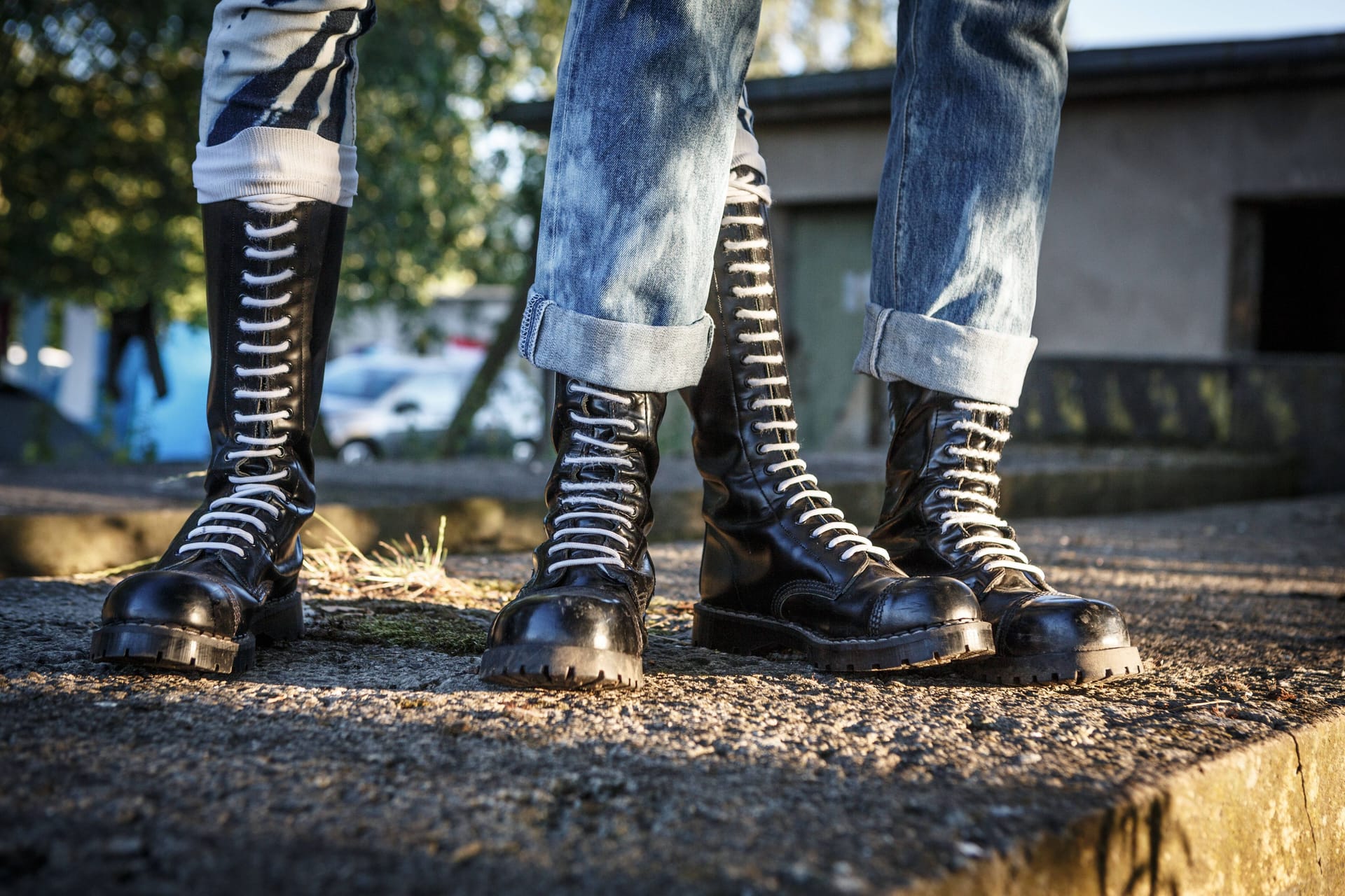 Springerstiefel (Symbolbild): Der Grünen-Politiker hat laut Polizei zugegeben, sich die Attacken ausgedacht zu haben.