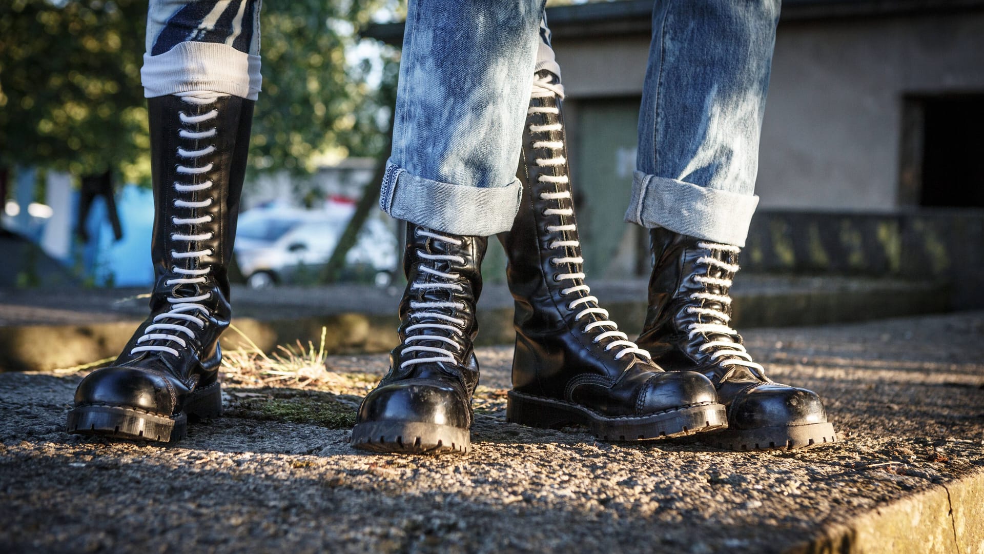 Springerstiefel (Symbolbild): Der Grünen-Politiker hat laut Polizei zugegeben, sich die Attacken ausgedacht zu haben.