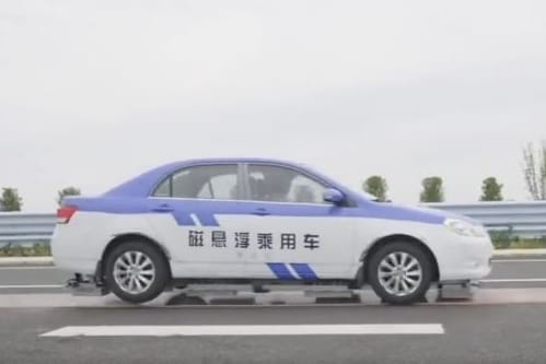 Kein Verschleiß, kein Verbrauch: Auf einer Teststrecke lassen chinesische Wissenschaftler ein Auto schweben.