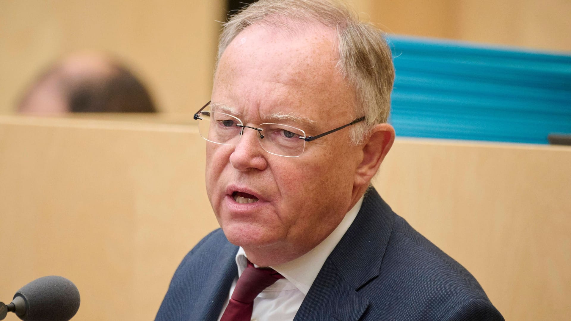 Stephan Weil will die Schuldenbremse aussetzen und ist bereit, neu Kredite aufzunehmen. Stephan Weil will die Schuldenbremse aussetzen und ist bereit, neu Kredite aufzunehmen.