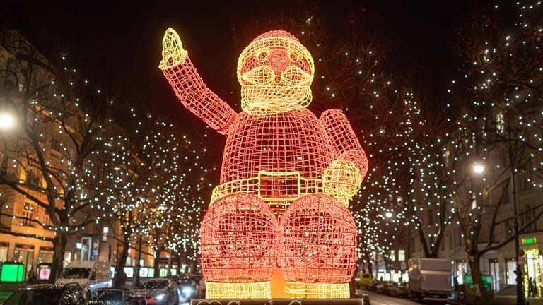 Weihnachtsbeleuchtung am Kurfürstendamm (Archivbild): Ob es auch dieses Jahr eine so prächtige Beleuchtung geben wird, ist noch nicht klar.